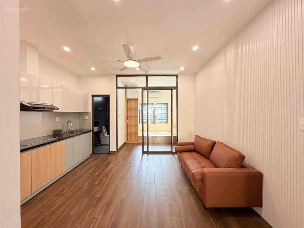 Bán tòa căn hộ 6 tầng  dòng tiền 45tr/th  mặt tiền đắt địa khu nam việt á, sát làng đại học