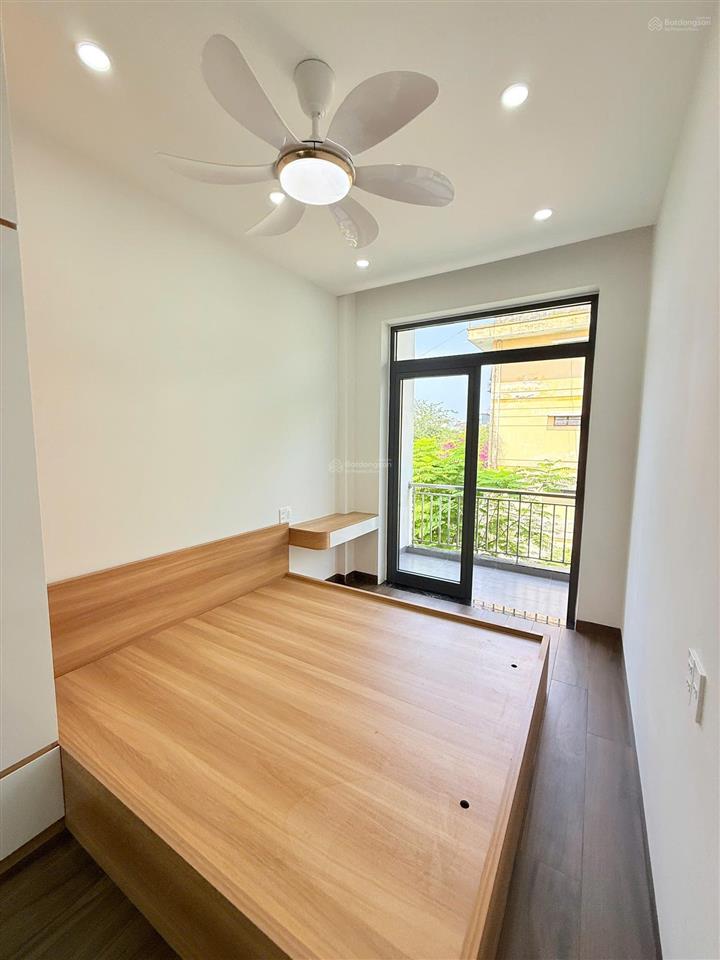 Bán tòa căn hộ 6 tầng  dòng tiền 45tr/th  mặt tiền đắt địa khu nam việt á, sát làng đại học