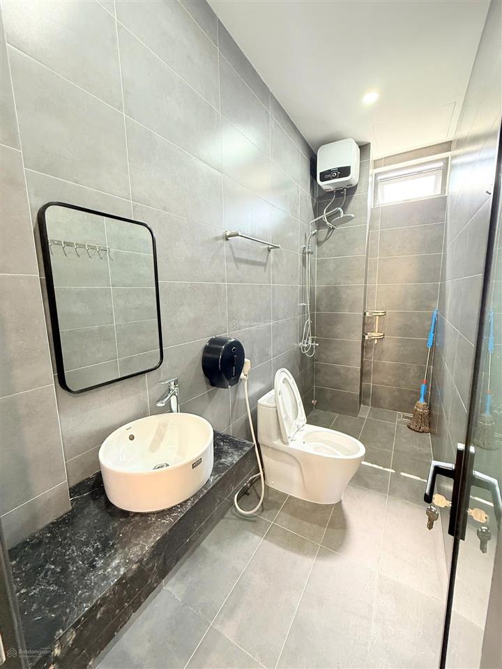 Bán tòa căn hộ 6 tầng  dòng tiền 45tr/th  mặt tiền đắt địa khu nam việt á, sát làng đại học