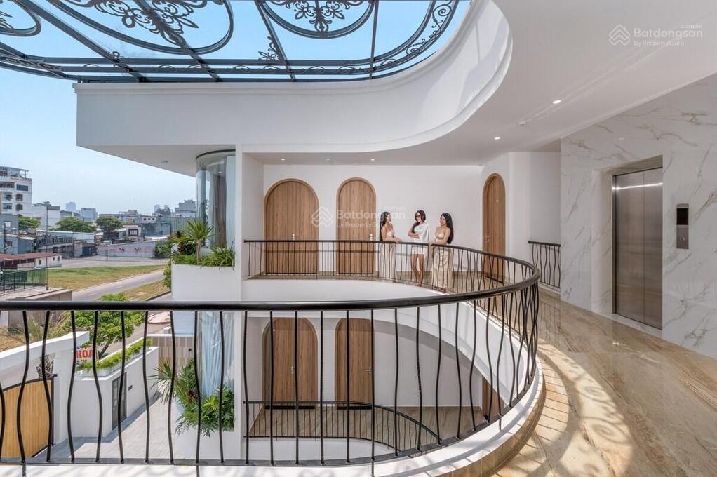 Cho thuê căn villa hồ bơi đẳng cấp view trực diện biển  12 phòng  giá 380tr/th
