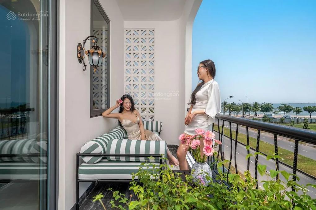 Cho thuê căn villa hồ bơi đẳng cấp view trực diện biển  12 phòng  giá 380tr/th