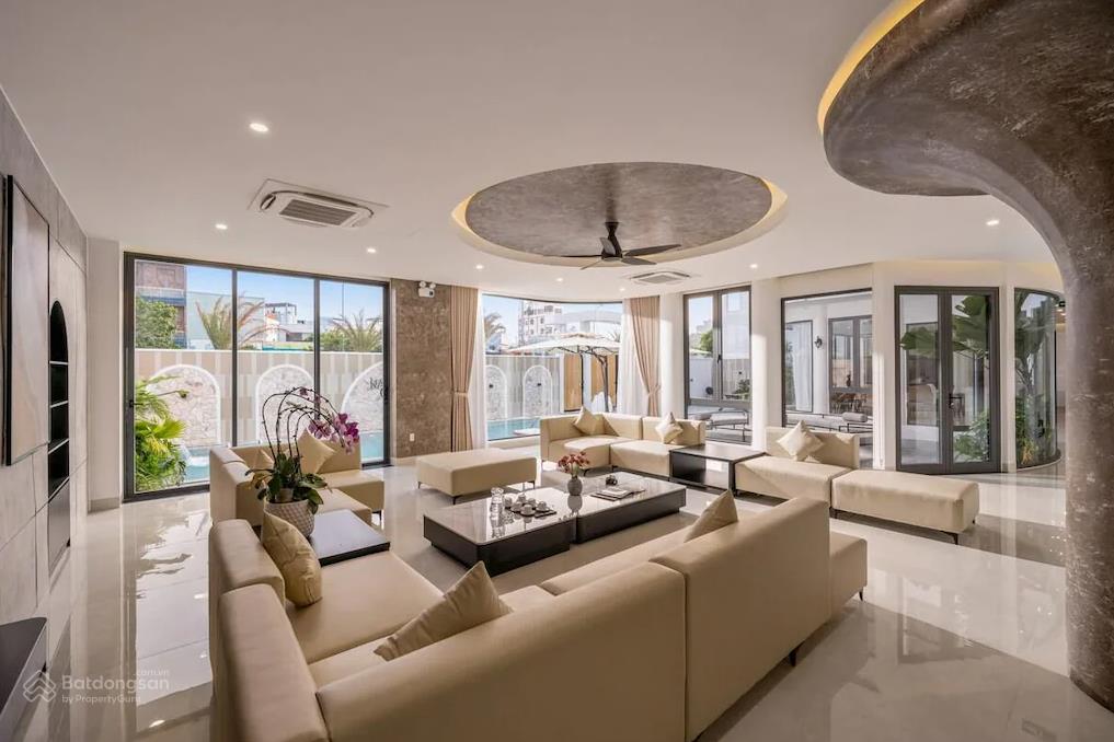 Cho thuê căn villa hồ bơi đẳng cấp view trực diện biển  12 phòng  giá 380tr/th