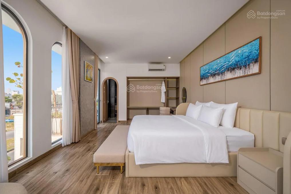Cho thuê căn villa hồ bơi đẳng cấp view trực diện biển  12 phòng  giá 380tr/th