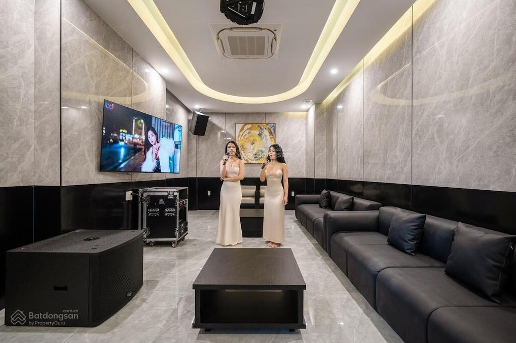 Cho thuê căn villa hồ bơi đẳng cấp view trực diện biển  12 phòng  giá 380tr/th