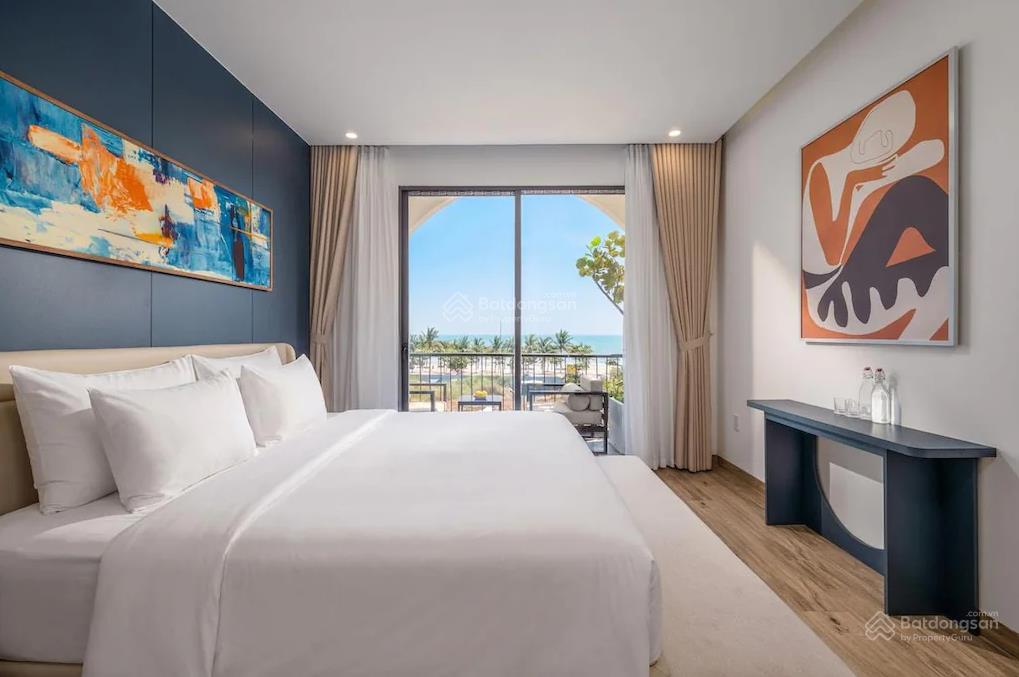 Cho thuê căn villa hồ bơi đẳng cấp view trực diện biển  12 phòng  giá 380tr/th