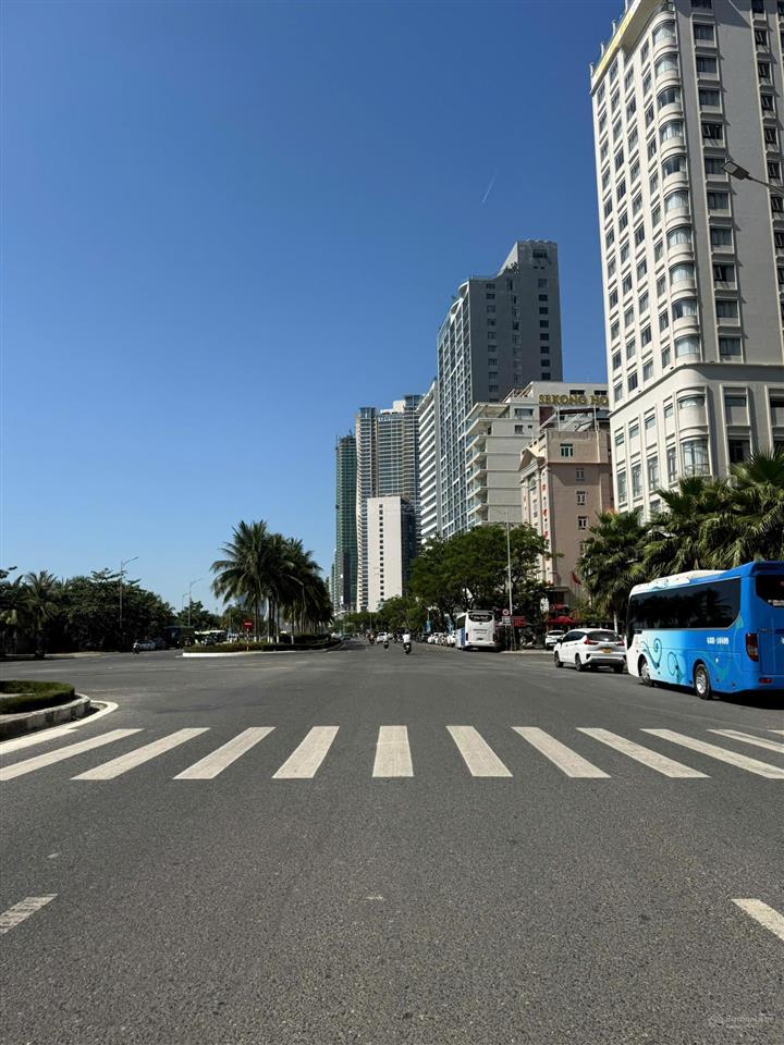 Cho thuê lô đất vàng 3 mặt tiền view trực diện biển mỹ khê  trục đường biển võ nguyên giáp