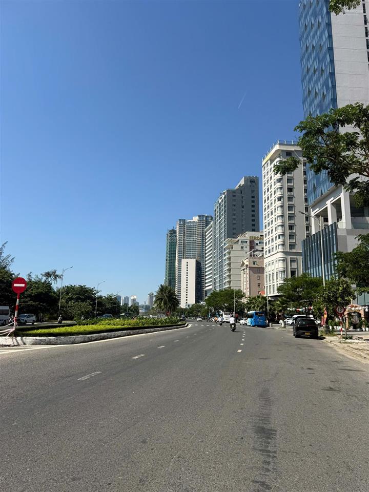 Cho thuê lô đất vàng 3 mặt tiền view trực diện biển mỹ khê  trục đường biển võ nguyên giáp