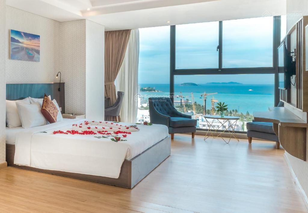 Cho thuê tòa khách sạn 4 sao luxury mặt tiền đắc địa trung tâm phố tây an thượng  cách biển 200m