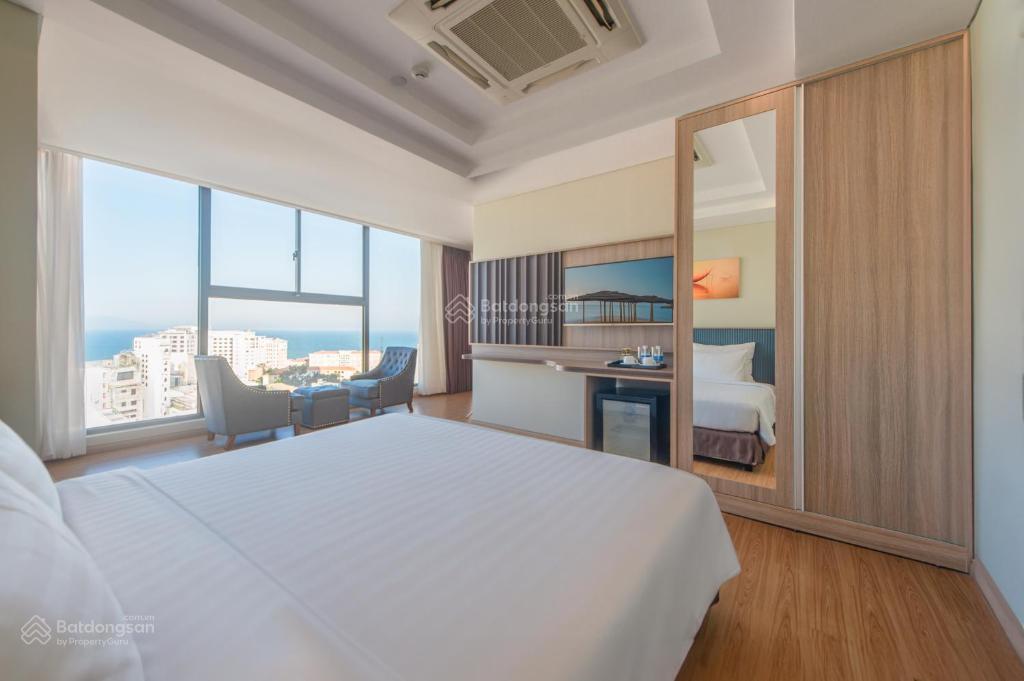 Cho thuê tòa khách sạn 4 sao luxury mặt tiền đắc địa trung tâm phố tây an thượng  cách biển 200m