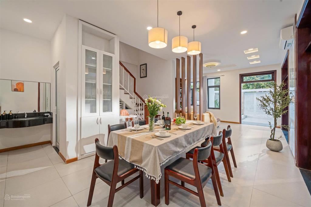 Cho thuê nguyên căn villa hồ bơi  view sông hàn  mặt tiền khu nam việt á  dòng tiền 150tr/th