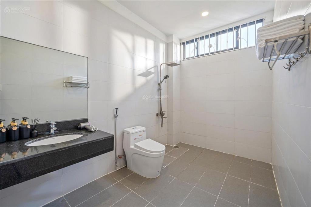 Cho thuê nguyên căn villa hồ bơi  view sông hàn  mặt tiền khu nam việt á  dòng tiền 150tr/th