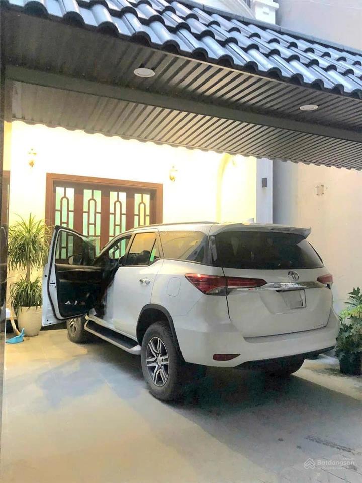 Bán nhà phú thượng, tây hồ  ngõ thông  ô tô ngủ trong nhà  dt 81m x 4 tầng  giá 15 tỷ.