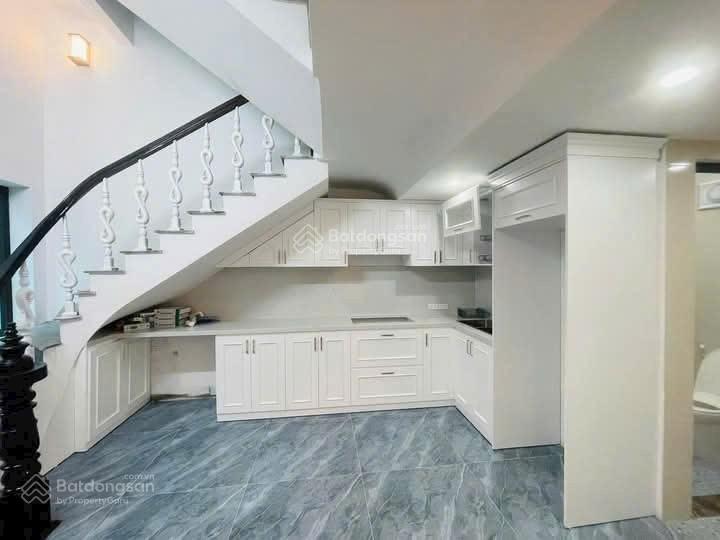 Bán nhà phú thượng, tây hồ  ngõ thông  ô tô ngủ trong nhà  dt 81m x 4 tầng  giá 15 tỷ.
