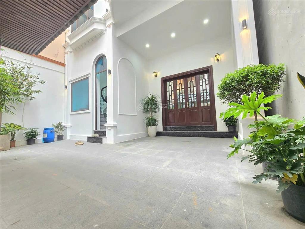 Bán nhà phú thượng, tây hồ  ngõ thông  ô tô ngủ trong nhà  dt 81m x 4 tầng  giá 15 tỷ.