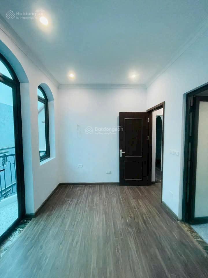 Bán nhà phú thượng, tây hồ  ngõ thông  ô tô ngủ trong nhà  dt 81m x 4 tầng  giá 15 tỷ.