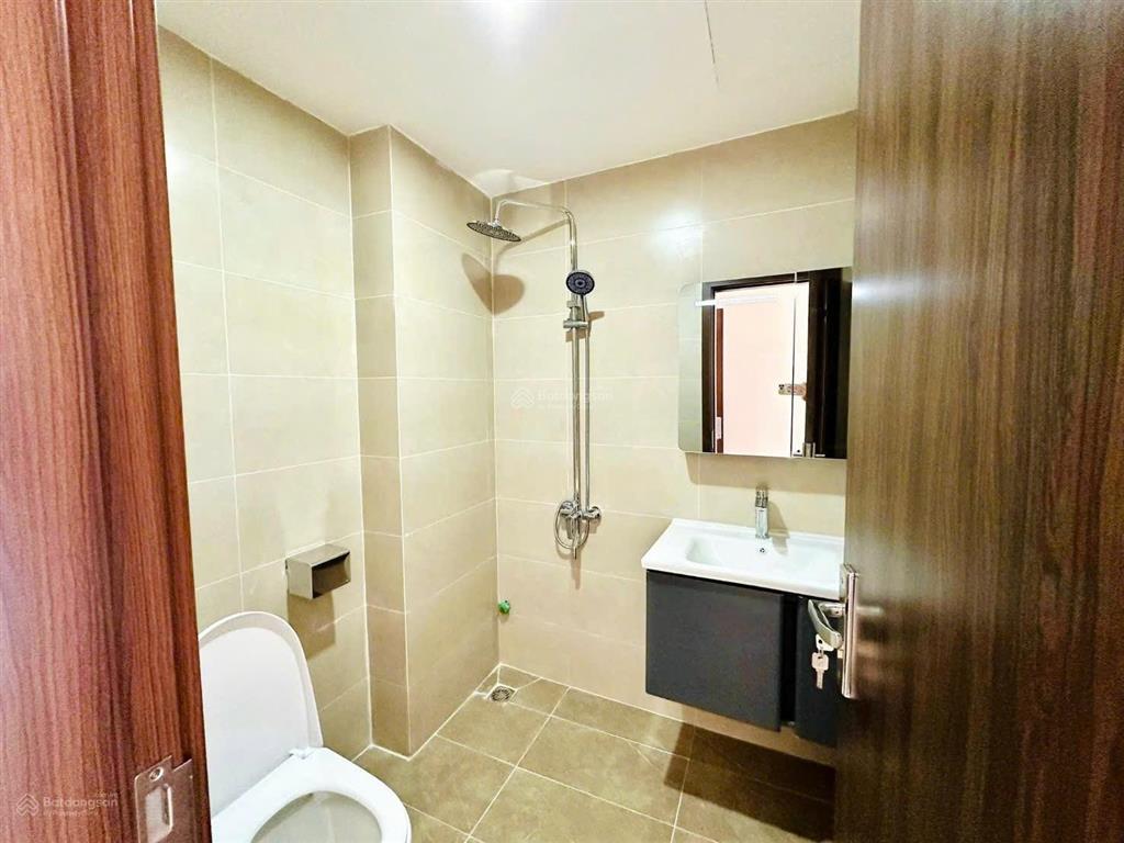 Bán nhà lô góc lạc long quân, xuân la, tây hồ  dt 60m x 6 tầng thang máy  giá 13.9 tỷ.