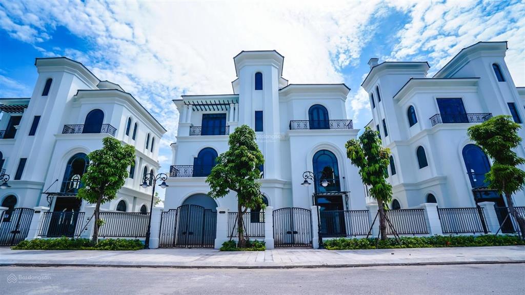 Giảm 10 tỷ! chính chủ bán nhanh biệt thự vinhomes green villas 273m2  giá tốt