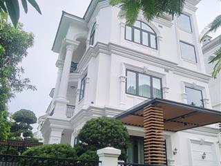 Cần bán nhanh căn biệt thự vinhome green villas  căn góc view nhìn ra công viên thoáng mát