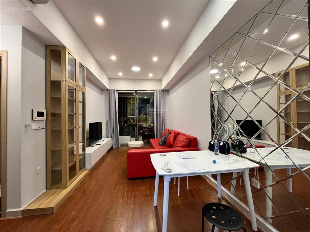 Bán căn 2pn 2wc full nội thất gần sân bay giá nhận nhà 5.98 tỷ 74m2 toà botanica premier