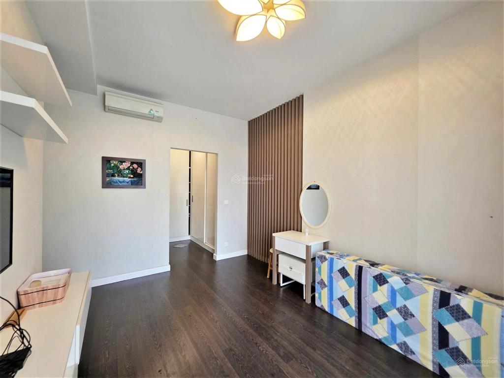 Bán căn số 9 tháp gm2 view đông 103m2 giá chỉ 8 tỷ nhận nhà ngay gần bay có 3 ban công nhà đẹp