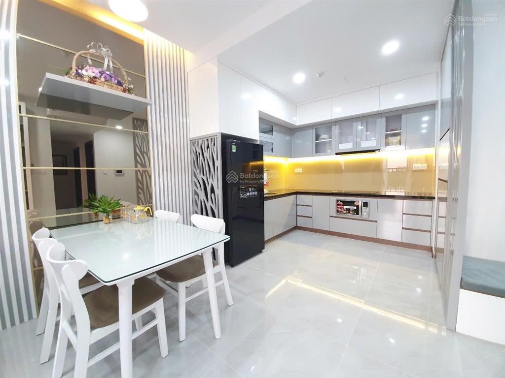 Cần bán căn hộ 3pn 2wc tầng cao view thoáng 100m2 gần sân bay giá chỉ 8.15 tỷ nhận nhà ngay
