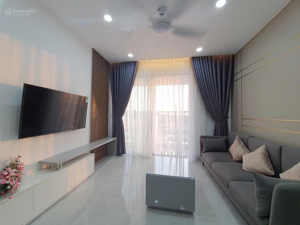 Cần bán căn hộ 3pn 2wc tầng cao view thoáng 100m2 gần sân bay giá chỉ 8.15 tỷ nhận nhà ngay