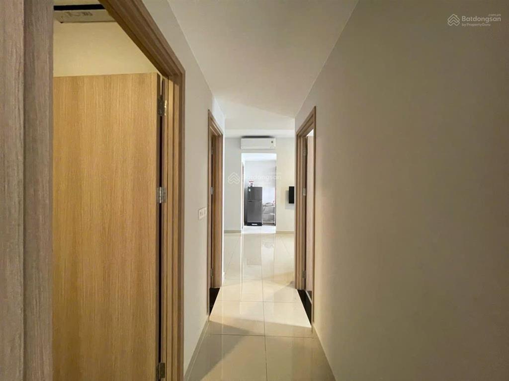 Bán căn góc view đông tháp a full nội thất gần sân bay 3pn 2wc giá nhận nhà 8 tỷ y hình