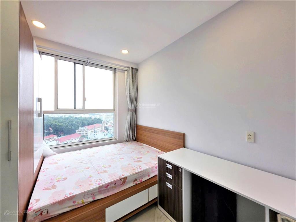 Cho thuê orchard garden 2pn 2wc full nội thất vào ở ngay giá chỉ 17tr/th căn góc thoáng mát