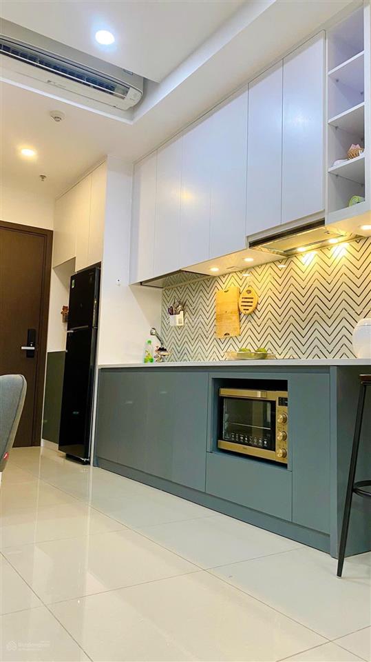 Bán căn hộ đẹp y hình full nội thất gần sân bay sẵn hđ thuê lâu dài giá chỉ 3.18 tỷ nhận nhà ngay