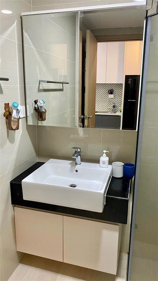 Bán căn hộ đẹp y hình full nội thất gần sân bay sẵn hđ thuê lâu dài giá chỉ 3.18 tỷ nhận nhà ngay