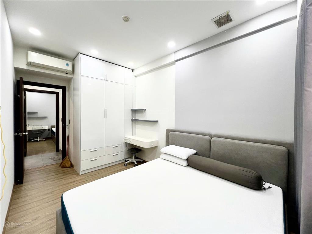 Cho thuê the botanica 2pn 1wc full nội thất gần sân bay giá chỉ 15tr 57m2 tầng cao view thoáng mát