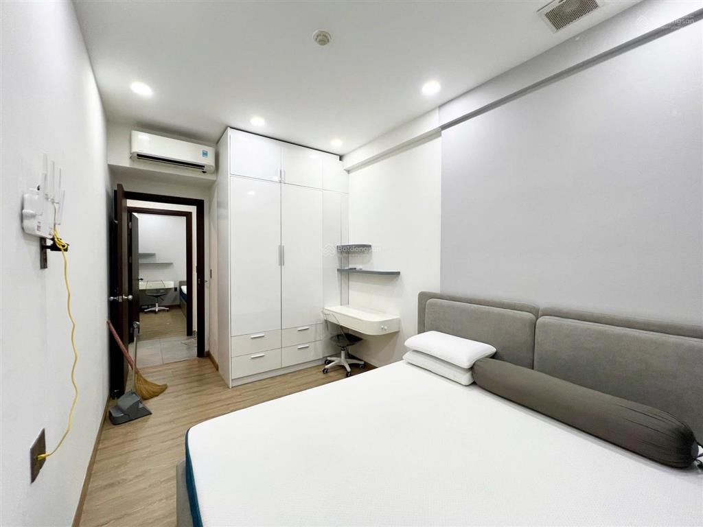 Bán căn 2pn 1wc full nội thất gần sân bay giá chỉ 4,48 tỷ 57m2 nhà đẹp tầng cao