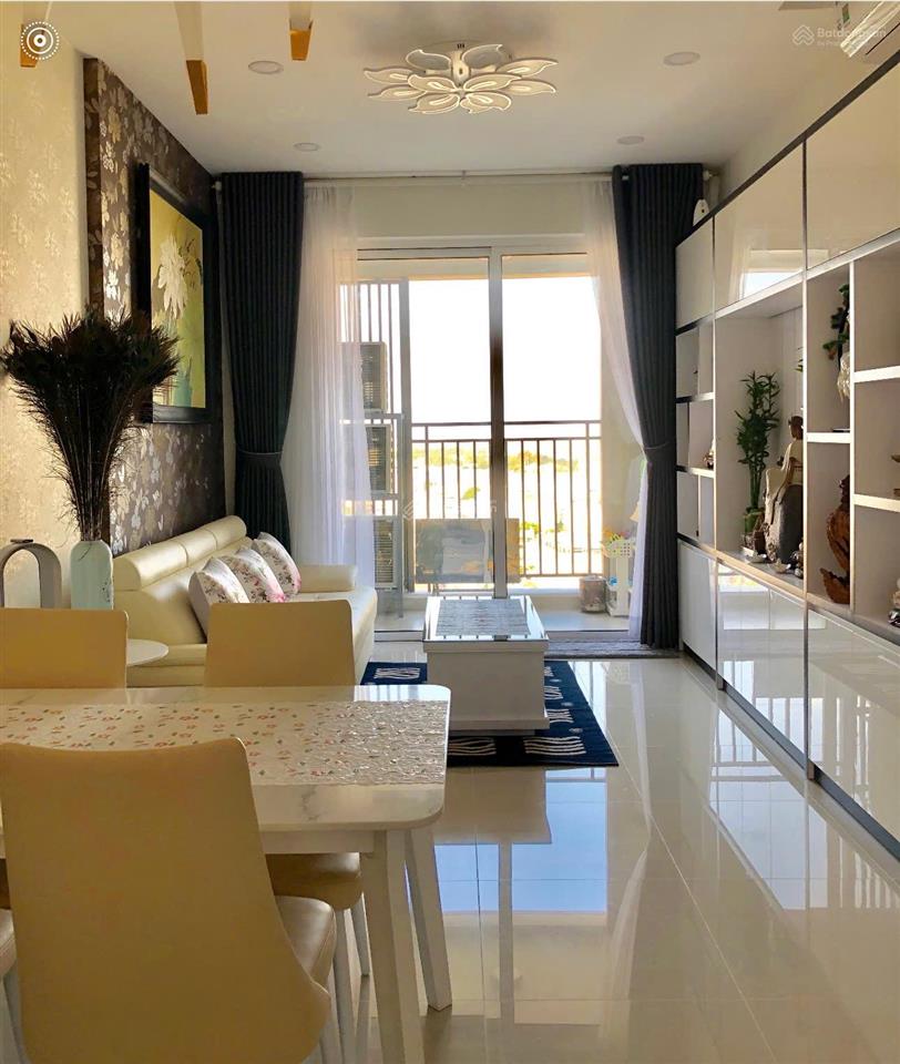 Cần bán căn góc 2pn 2wc tháp gm2 view sân bay đúng hình giá 5.59 tỷ nhận nhà ngay