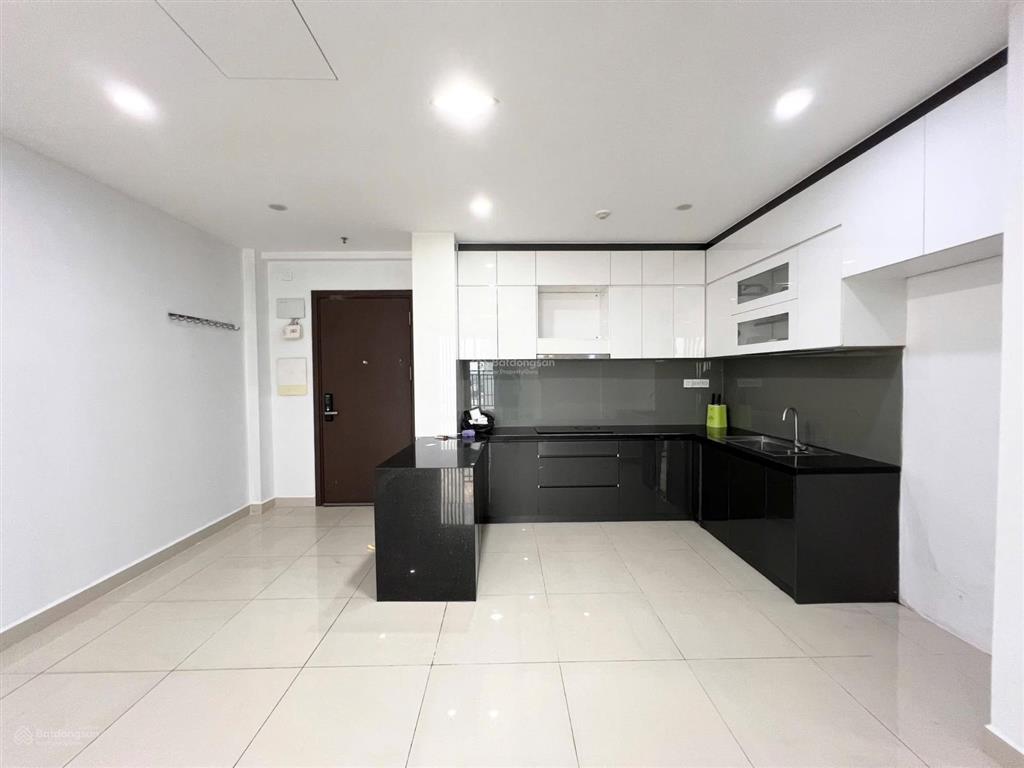 Cho thuê orchard garden 3pn 2wc nhà nội thất cơ bản gần sân bay ở ngay giá 20 triệu 100m2