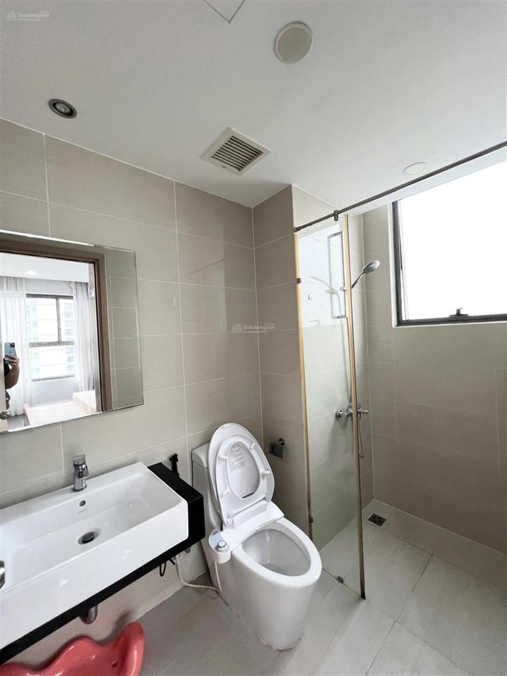 Cho thuê orchard garden 3pn 2wc nhà nội thất cơ bản gần sân bay ở ngay giá 20 triệu 100m2