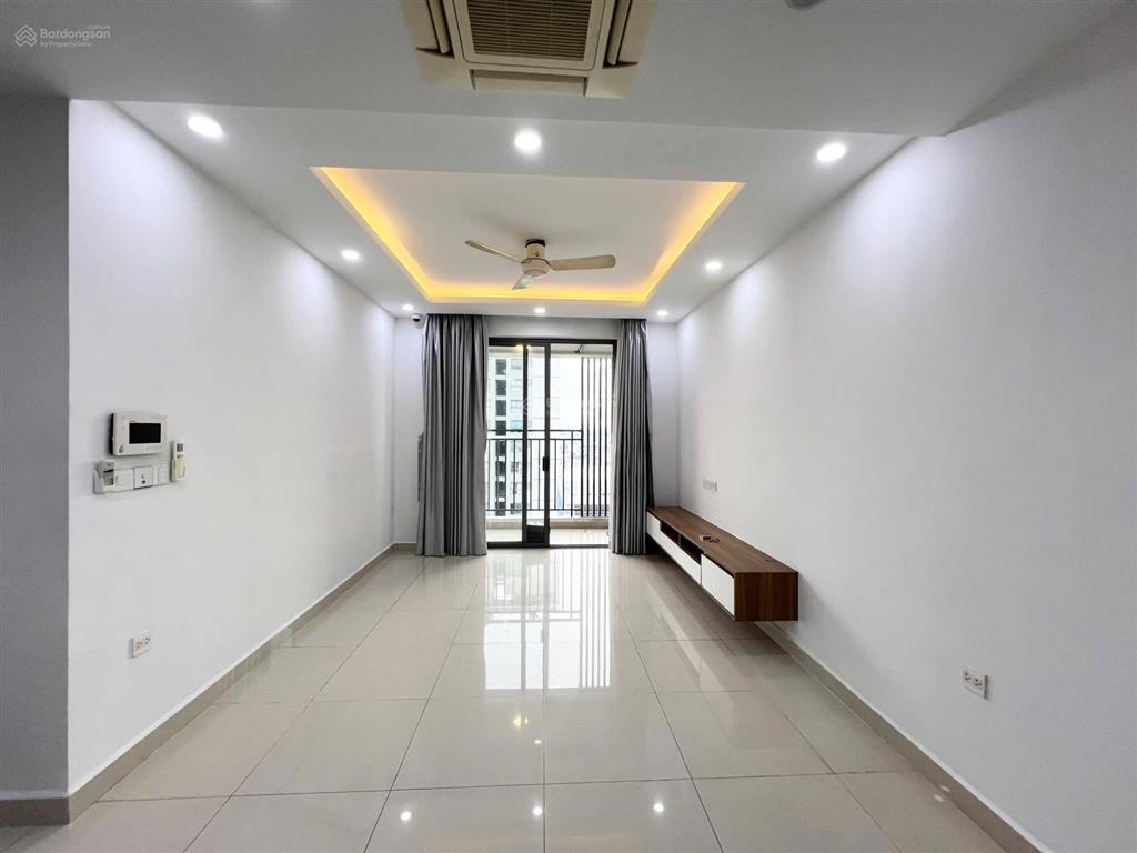 Cho thuê orchard garden 3pn 2wc nhà nội thất cơ bản gần sân bay ở ngay giá 20 triệu 100m2