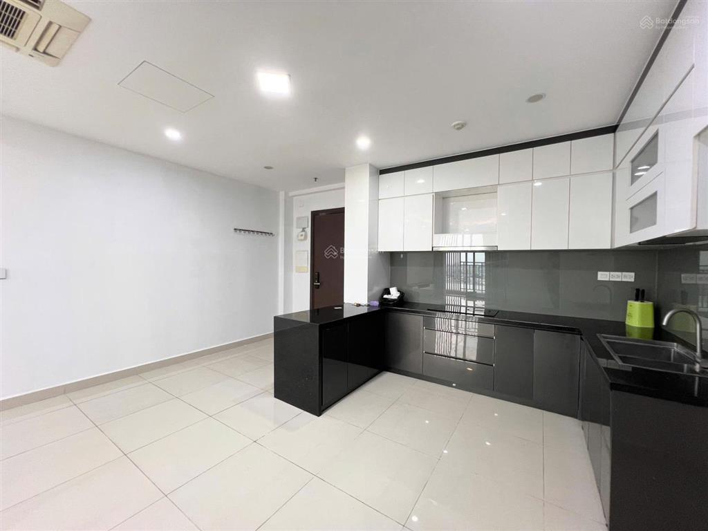 Cho thuê orchard garden 3pn 2wc nhà nội thất cơ bản gần sân bay ở ngay giá 20 triệu 100m2