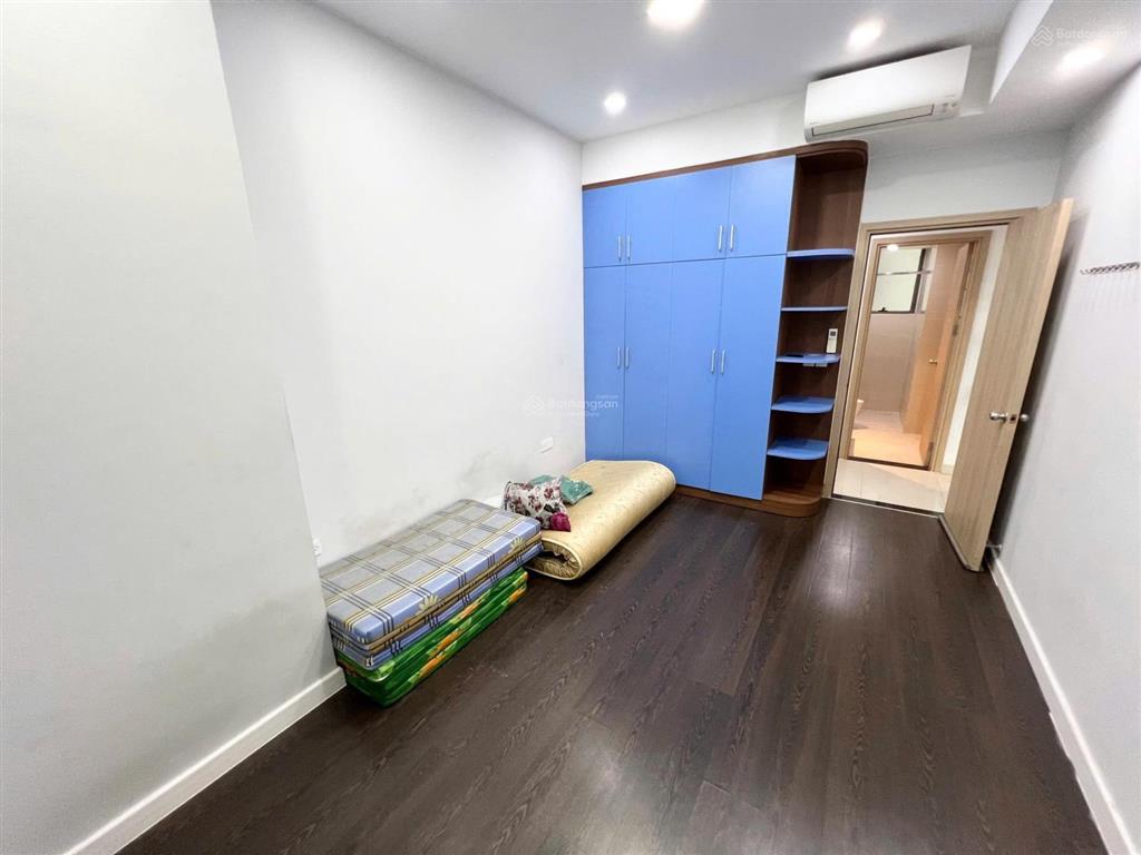 Cho thuê orchard garden 3pn 2wc nhà nội thất cơ bản gần sân bay ở ngay giá 20 triệu 100m2