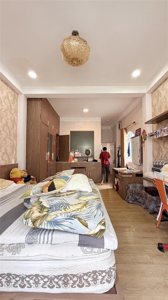 Phú nhuận  50m ra mt phan xích long 9 tỷ