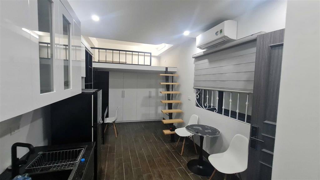 (Chính chủ) bán gấp căn nhà mặt phố Đại La, mặt tiền rộng 4.2m2, nhà xây 7 tầng thang