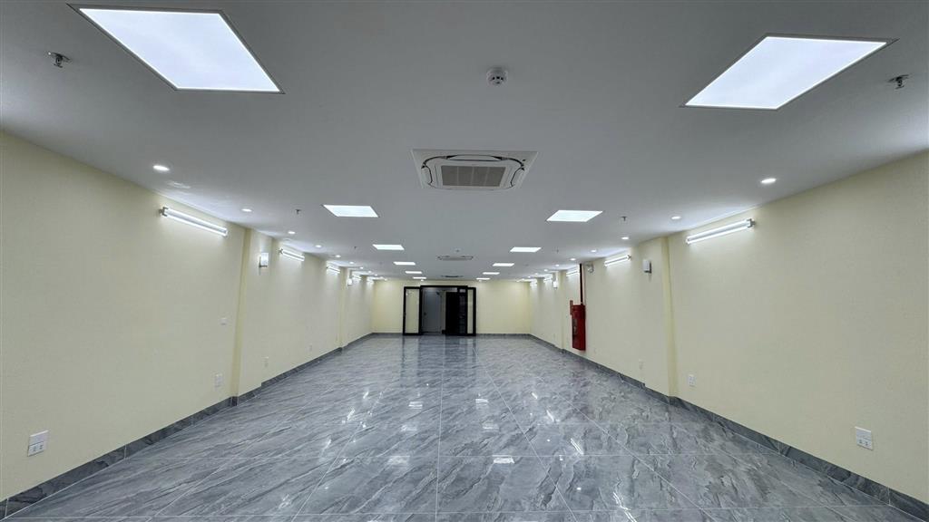 (Chính chủ) bán tòa VP mặt phố Đại La đã xây 9 tầng 1 hầm thang máy, 270m2, mặt tiền