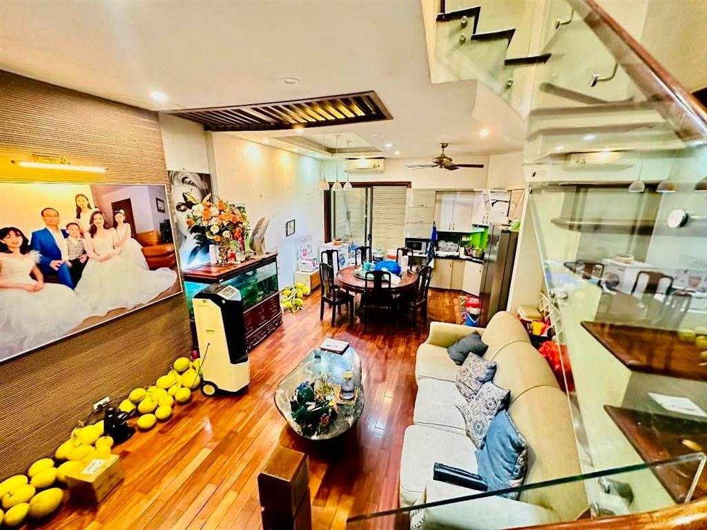 Bán nhà mặt phố Bát Đàn, 90m2, 4 tầng, mặt tiền 3.3m, 56.5 tỉ, dòng tiền 130 tr/th