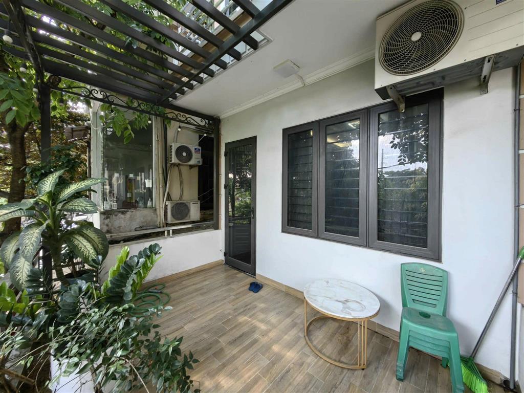Bán nhà mặt phố Phố Huế, 65m2, mặt tiền 5.7m, 59.5 tỉ, vị trí đẹp, kinh doanh đỉnh, pháp