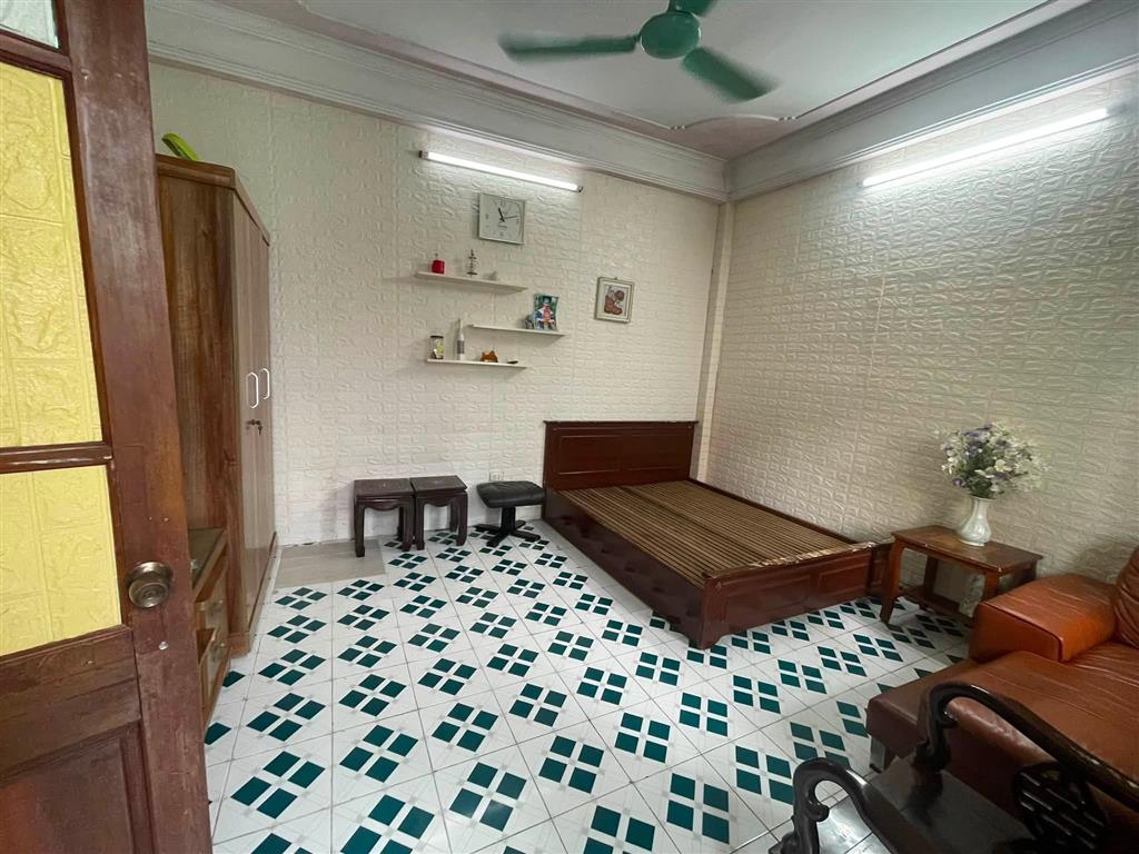 Bán nhà mặt phố Lê Thanh Nghị, 31m2, 5 tầng, mặt tiền 6.8m, 18 tỉ, kinh doanh đỉnh
