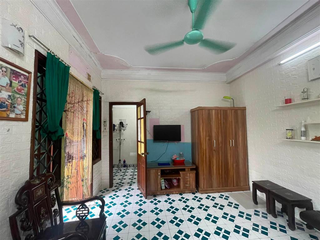 Bán nhà mặt phố Lê Thanh Nghị, 31m2, 5 tầng, mặt tiền 6.8m, 18 tỉ, kinh doanh đỉnh