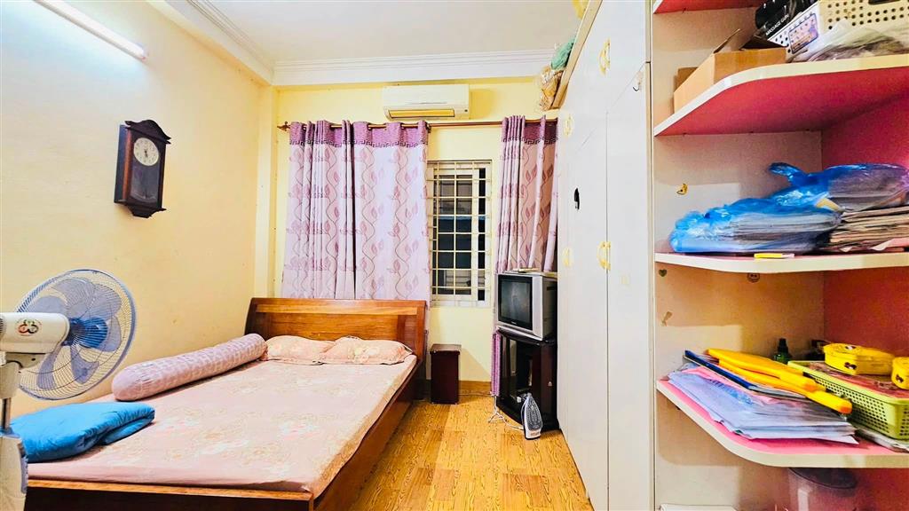Bán nhà phố Nguyễn Đình Chiểu, 64m2, mặt tiền gần 4m, nhỉnh 26 tỉ, ô tô vào nhà