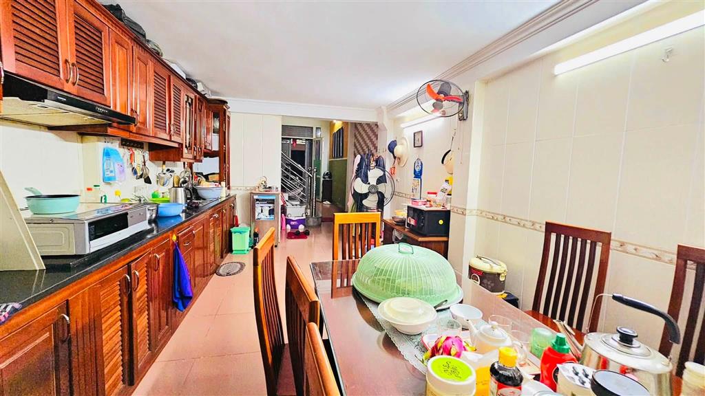Bán nhà phố Nguyễn Đình Chiểu, 64m2, mặt tiền gần 4m, nhỉnh 26 tỉ, ô tô vào nhà