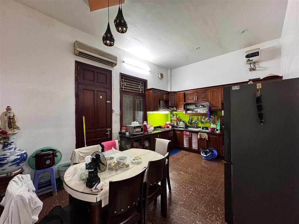 Bán nhà mặt phố Hàm Long, 65m2, mặt tiền 5.7m, 59.5 tỉ, vị trí đẹp, kinh doanh đỉnh, pháp