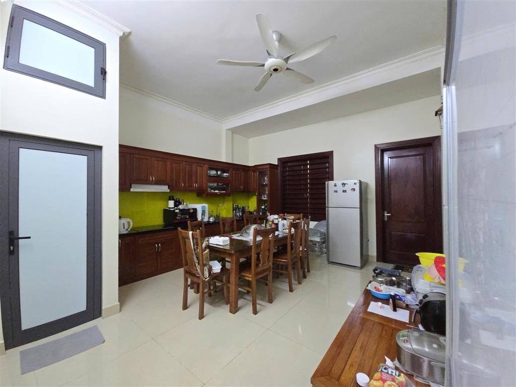 Bán nhà phố Bà Triệu, 100m, 6 tầng, mặt tiền 4.4m, 61.5 tỉ, đường ô tô tránh, kinh doanh