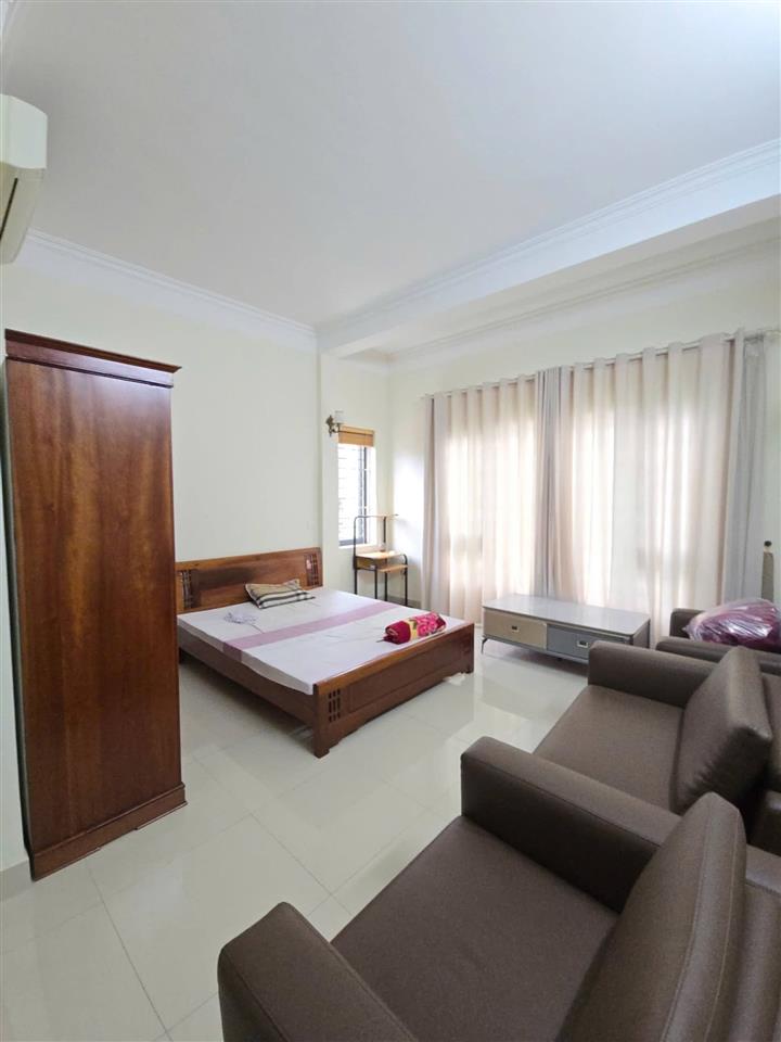 Bán nhà phố Bà Triệu, 100m, 6 tầng, mặt tiền 4.4m, 61.5 tỉ, đường ô tô tránh, kinh doanh